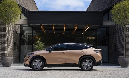 2023 Nissan Ariya Side Wallpapers 450x275 (36)