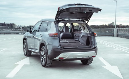 2023 Nissan X-Trail AU version Rear Three-Quarter Wallpapers 450x275 (4)