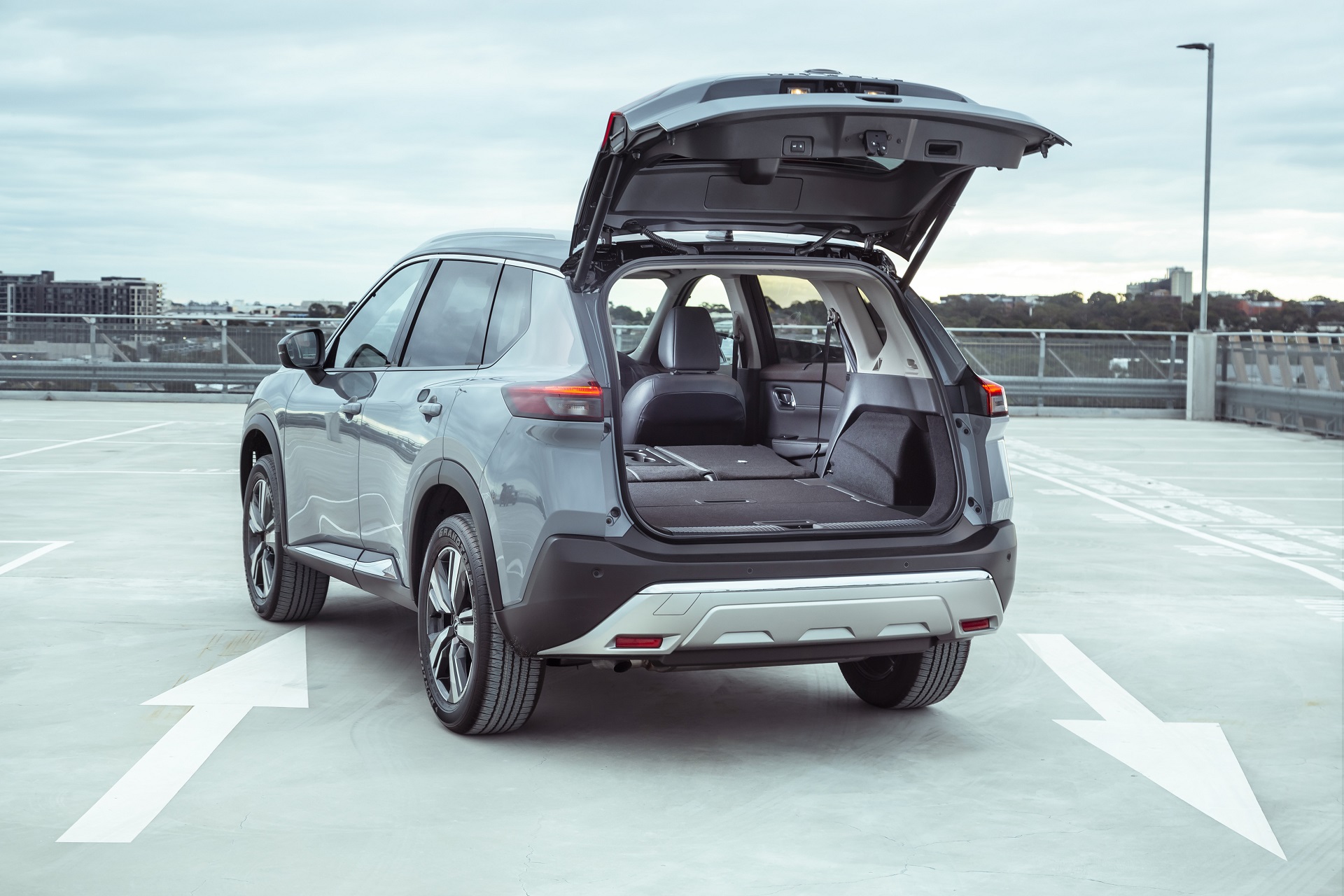 2023 Nissan X-Trail (AU-Spec) Rear Three-Quarter Wallpapers (4)