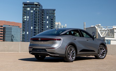 2023 Toyota Crown Limited AWD (Color: Heavy Metal) Rear Three-Quarter Wallpapers 450x275 (8)