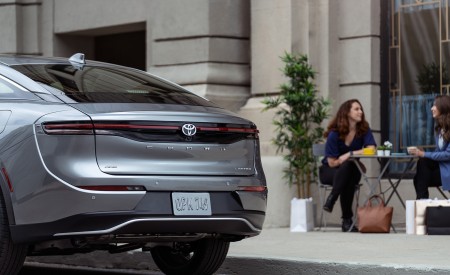 2023 Toyota Crown Limited Rear Wallpapers  450x275 (19)