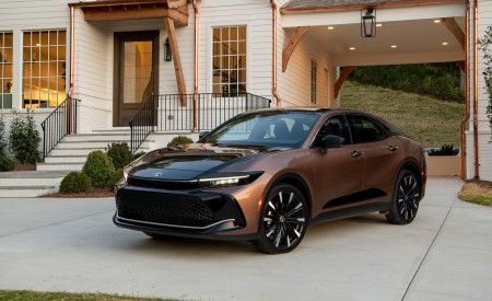 2023 Toyota Crown Platinum (Color: Bronze Age BiTone) Front Three-Quarter Wallpapers 450x275 (29)