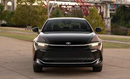 2023 Toyota Crown Platinum (Color: Bronze Age BiTone) Front Wallpapers 450x275 (27)