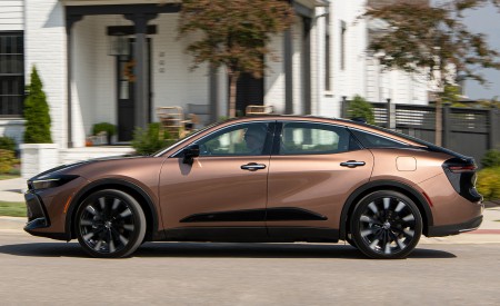 2023 Toyota Crown Platinum (Color: Bronze Age BiTone) Side Wallpapers 450x275 (30)