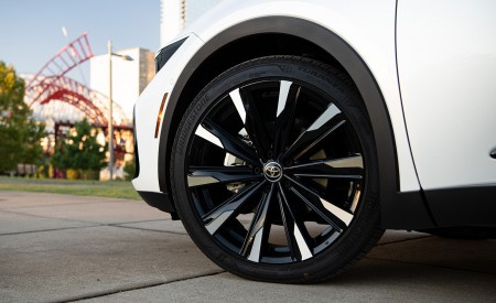 2023 Toyota Crown Platinum (Color: Oxygen White) Wheel Wallpapers 450x275 (9)