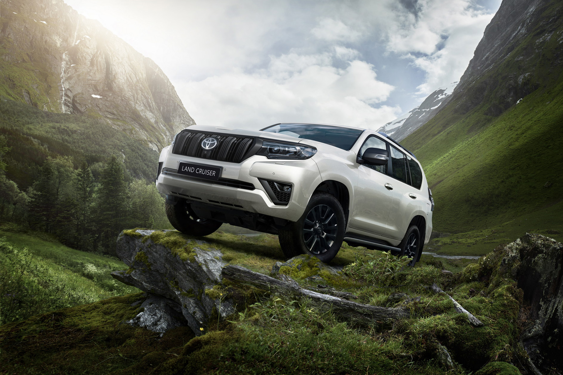 2023 Toyota Land Cruiser Matt Black Edition Front Three-Quarter Wallpapers (1)