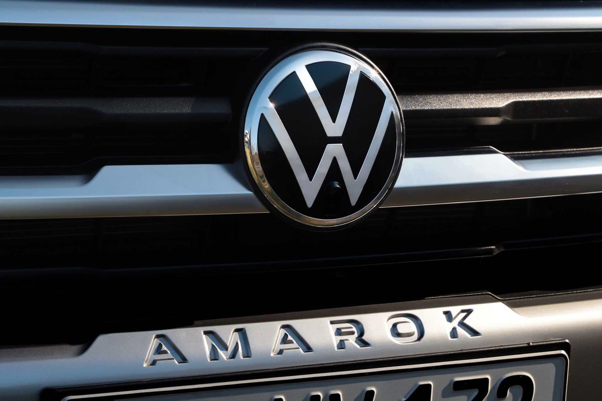 2023 Volkswagen Amarok Badge Wallpapers (14)