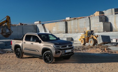 2023 Volkswagen Amarok Front Three-Quarter Wallpapers  450x275 (48)