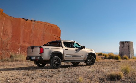 2023 Volkswagen Amarok Rear Three-Quarter Wallpapers 450x275 (43)