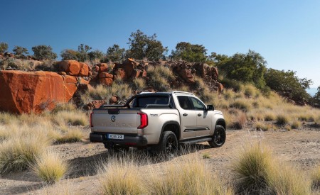 2023 Volkswagen Amarok Rear Three-Quarter Wallpapers 450x275 (44)