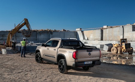 2023 Volkswagen Amarok Rear Three-Quarter Wallpapers  450x275 (53)