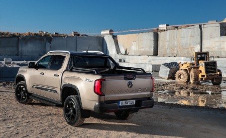 2023 Volkswagen Amarok Rear Three-Quarter Wallpapers 450x275 (54)