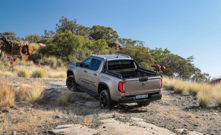 2023 Volkswagen Amarok Rear Three-Quarter Wallpapers  450x275 (46)