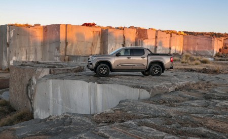 2023 Volkswagen Amarok Side Wallpapers 450x275 (78)