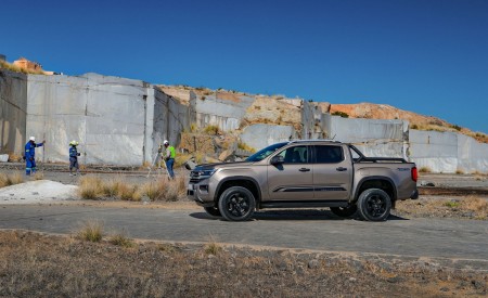 2023 Volkswagen Amarok Side Wallpapers 450x275 (57)