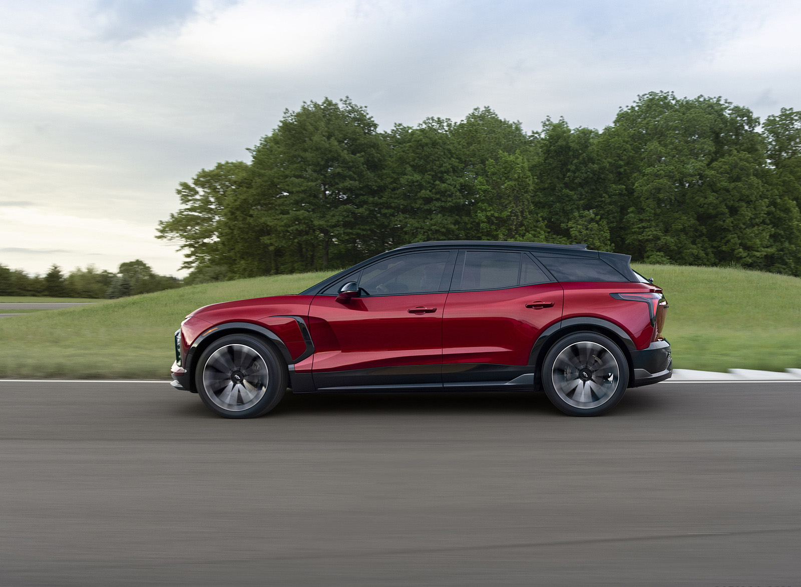 2024 Chevrolet Blazer EV SS (Color: Radiant Red Tintcoat) Side Wallpapers (2)