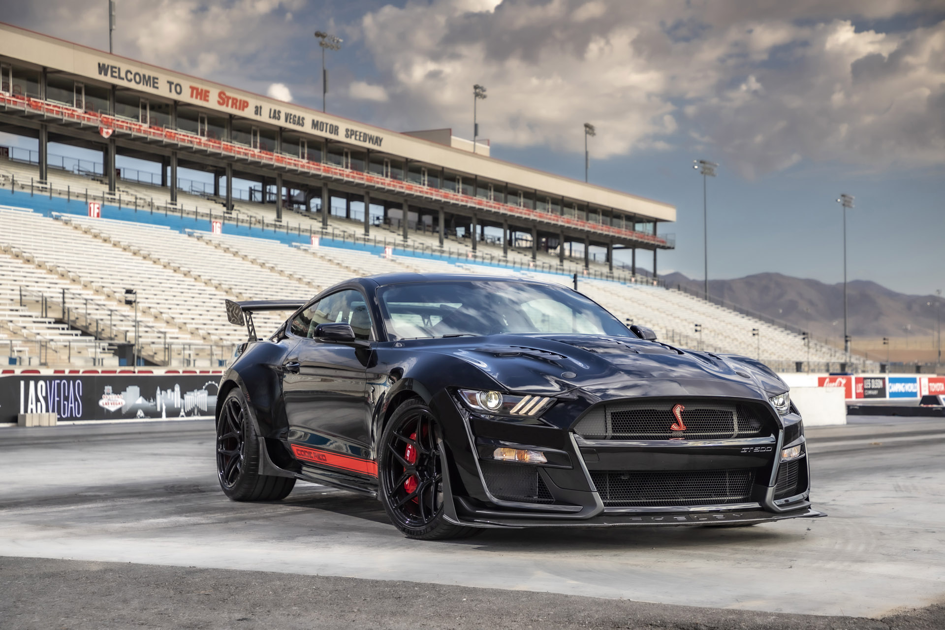 2022 Ford Mustang Shelby GT500 Code Red Front Three-Quarter Wallpapers (2)