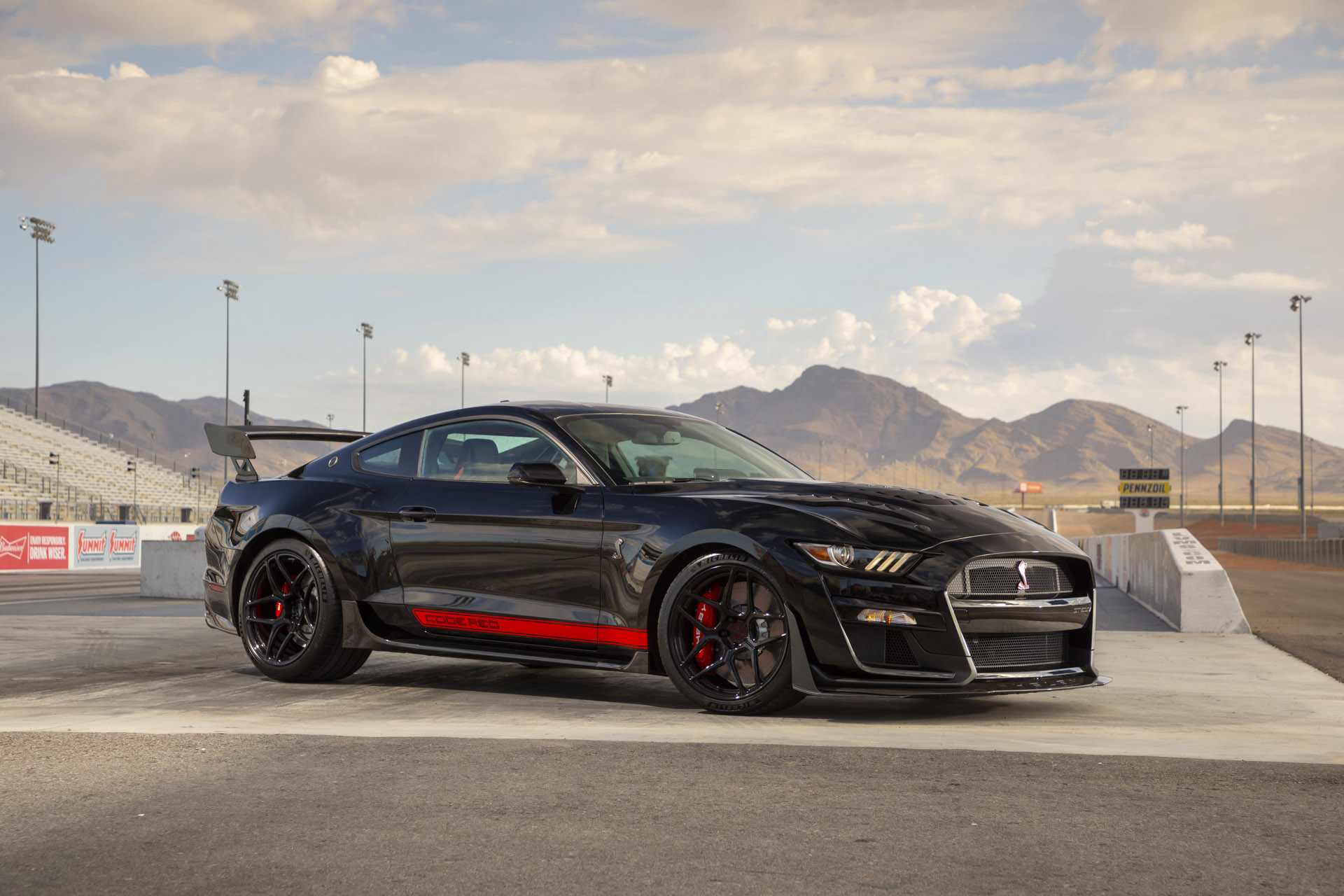 2022 Ford Mustang Shelby GT500 Code Red Front Three-Quarter Wallpapers (1)