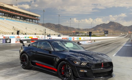 2022 Ford Mustang Shelby GT500 Code Red Front Three-Quarter Wallpapers 450x275 (3)