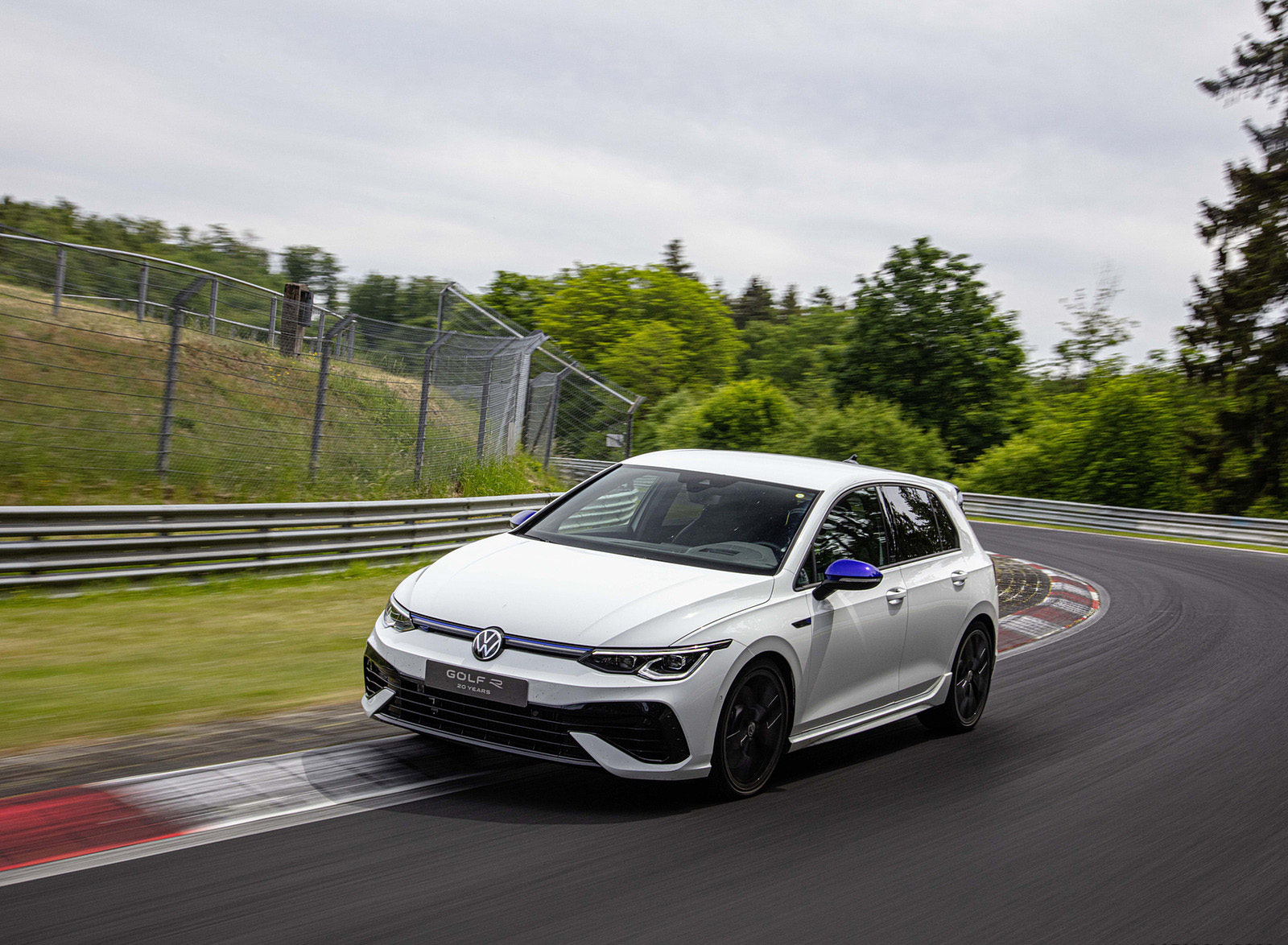 2022 Volkswagen Golf R 20 Years Front Three-Quarter Wallpapers (6)