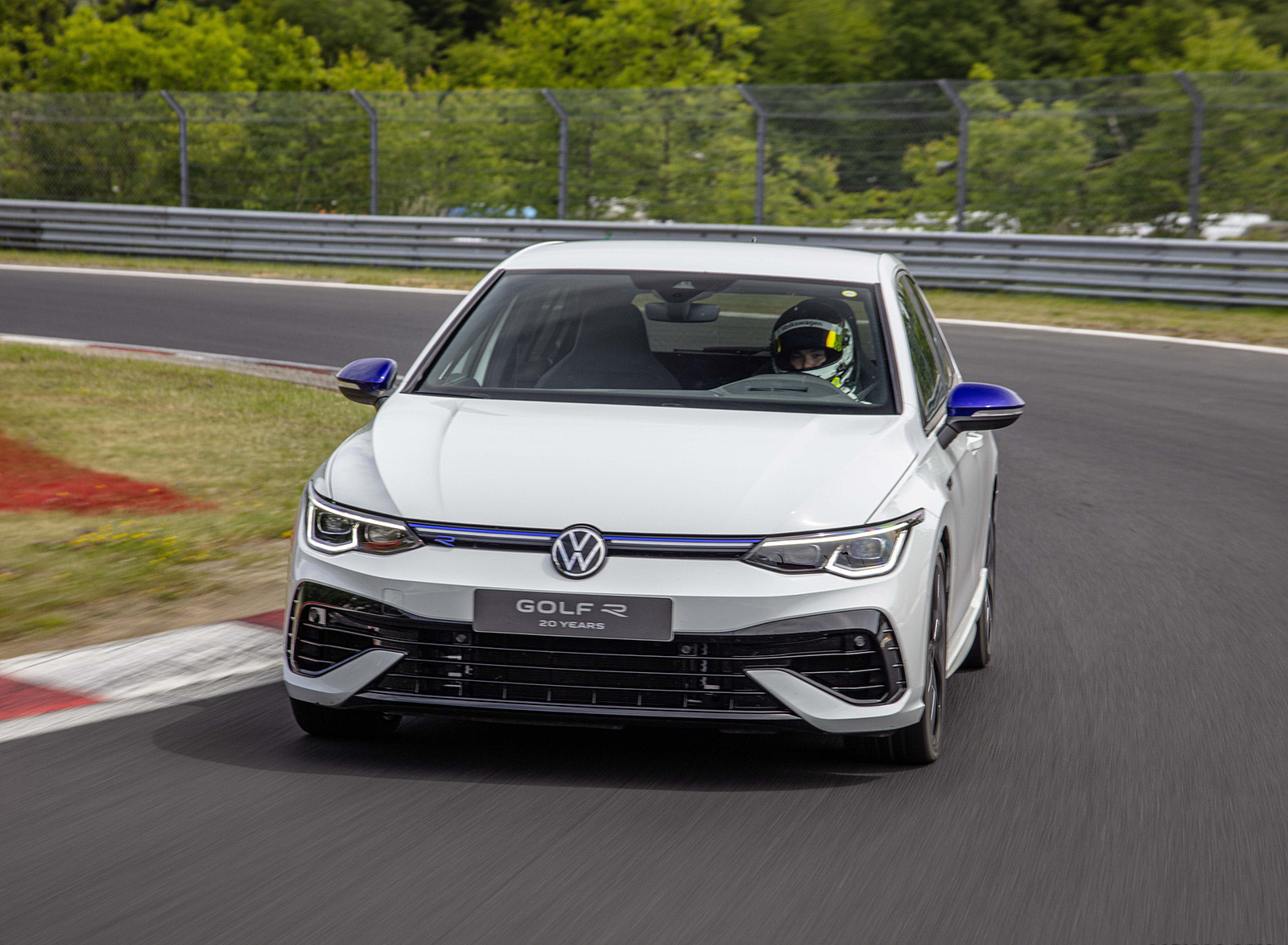 2022 Volkswagen Golf R 20 Years Front Wallpapers (3)