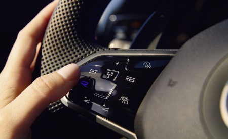 2022 Volkswagen Golf R 20 Years Interior Detail Wallpapers 450x275 (18)