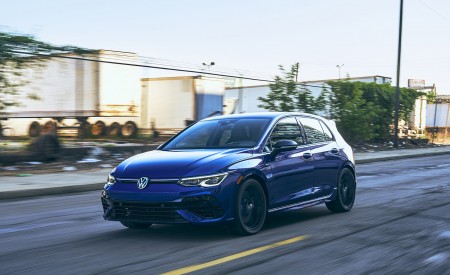 2022 Volkswagen Golf R 20th Anniversary Edition (US-Spec) Front Three-Quarter Wallpapers  450x275 (5)
