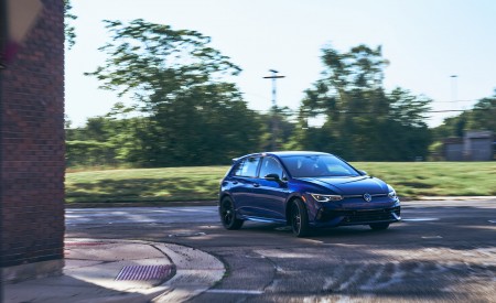 2022 Volkswagen Golf R 20th Anniversary Edition (US-Spec) Front Three-Quarter Wallpapers 450x275 (6)
