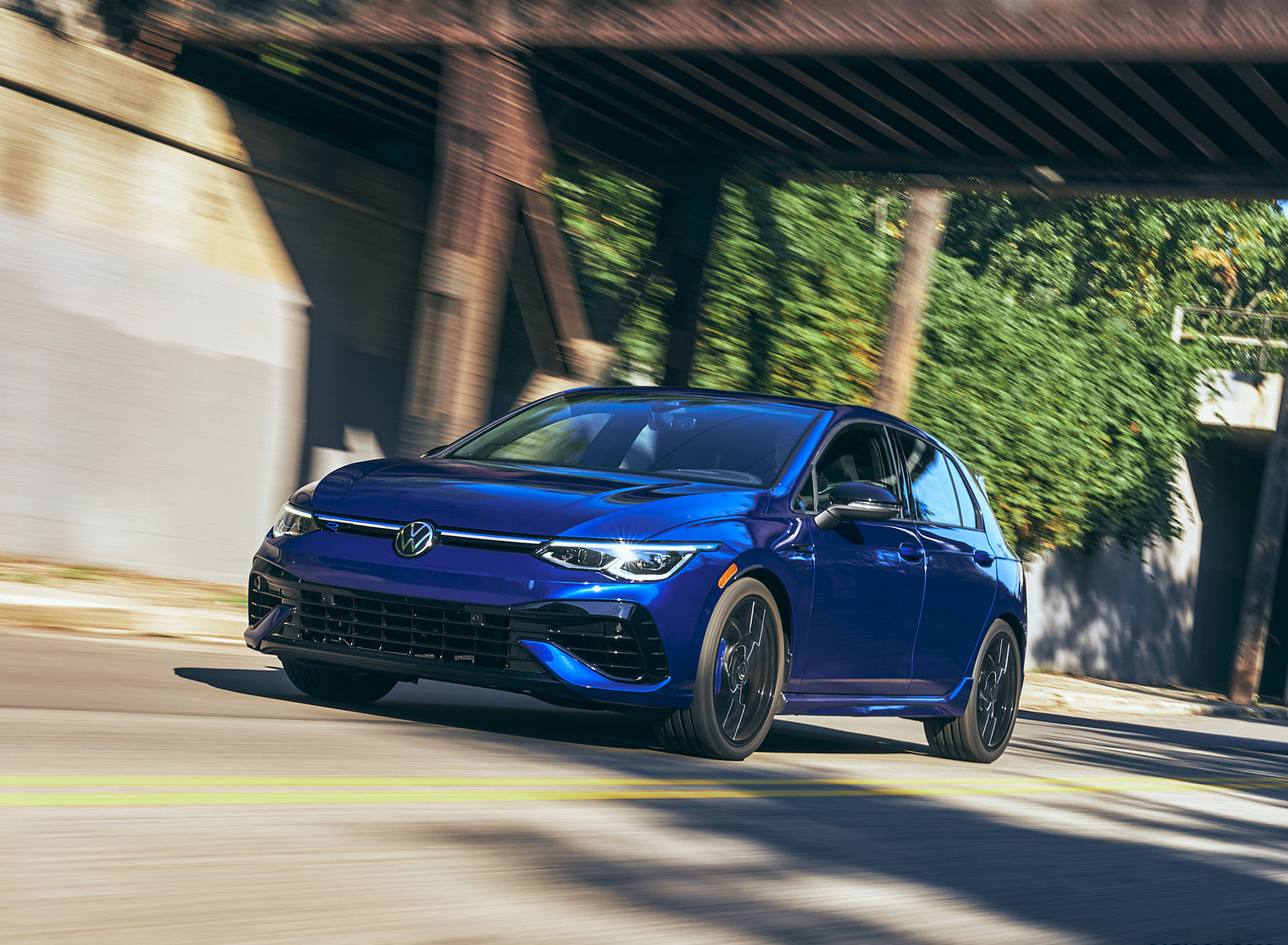 2022 Volkswagen Golf R 20th Anniversary Edition Front Three-Quarter Wallpapers #1 of 53