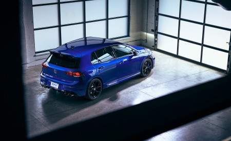 2022 Volkswagen Golf R 20th Anniversary Edition (US-Spec) Rear Three-Quarter Wallpapers 450x275 (17)
