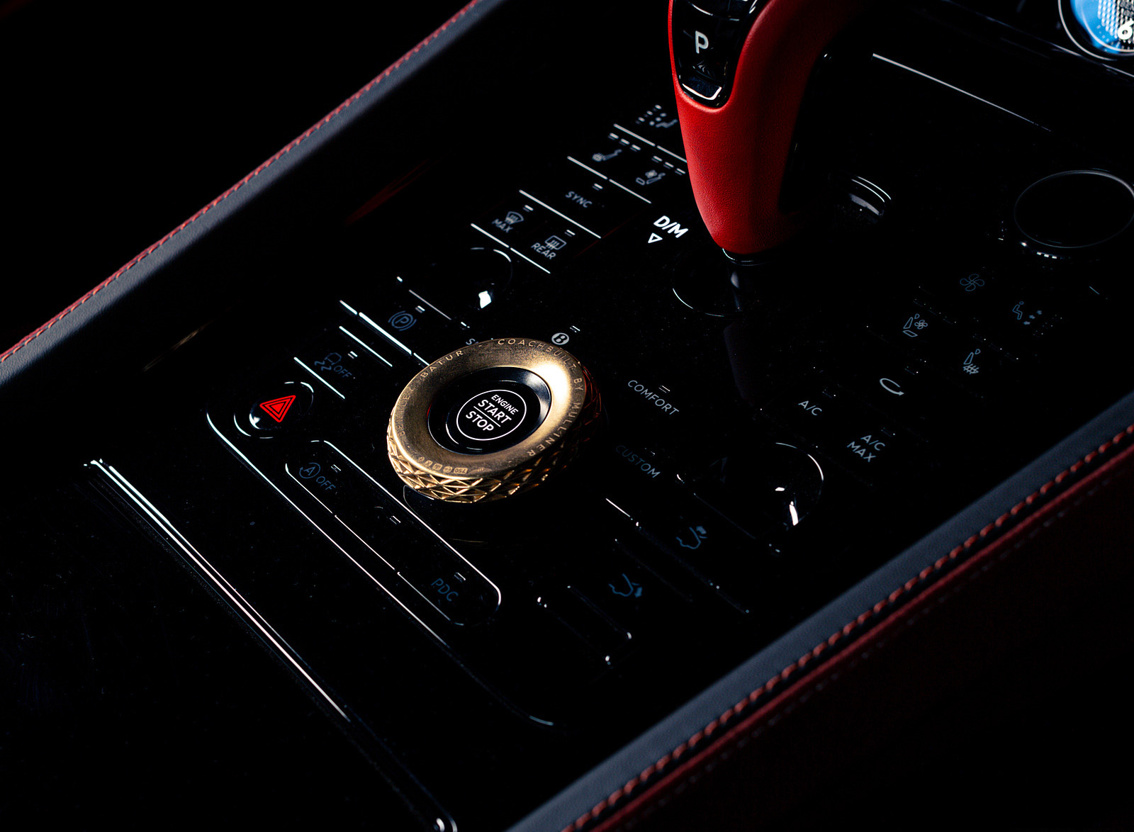 2023 Bentley Mulliner Batur Central Console Wallpapers (11)