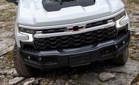 2023 Chevrolet Silverado ZR2 Bison Grille Wallpapers 450x275 (5)