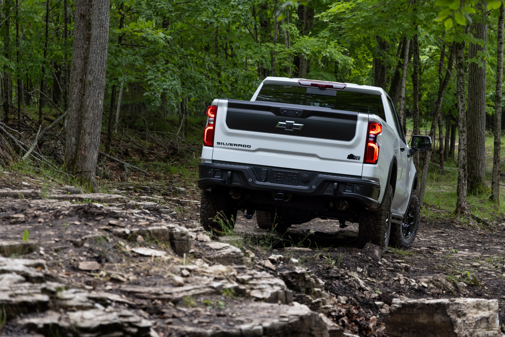 2023 Chevrolet Silverado ZR2 Bison Rear Wallpapers (3)