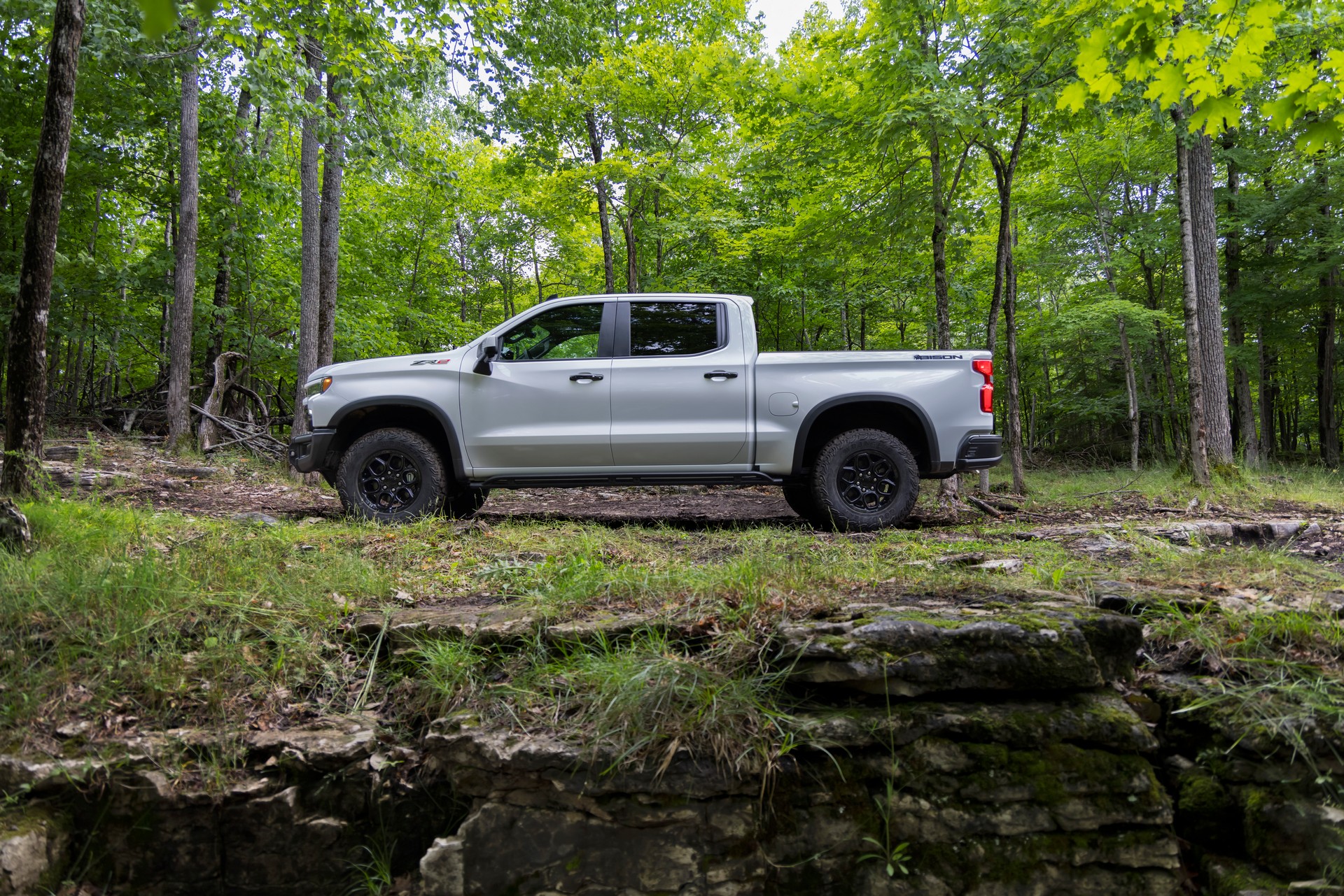 2023 Chevrolet Silverado ZR2 Bison Side Wallpapers (4)