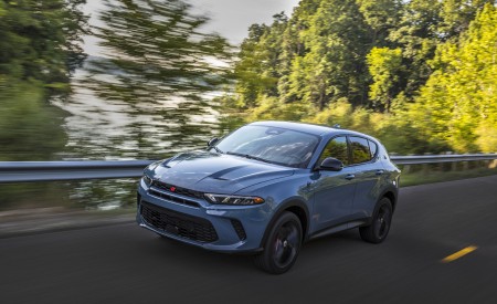 2023 Dodge Hornet GT Front Three-Quarter Wallpapers 450x275 (2)