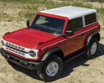 2023 Ford Bronco 2-door Heritage Edition (Color: Race Red) Front Three-Quarter Wallpapers 150x120 (3)