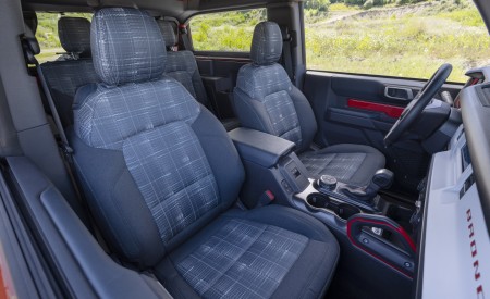 2023 Ford Bronco 2-door Heritage Edition (Color: Race Red) Interior Wallpapers 450x275 (8)