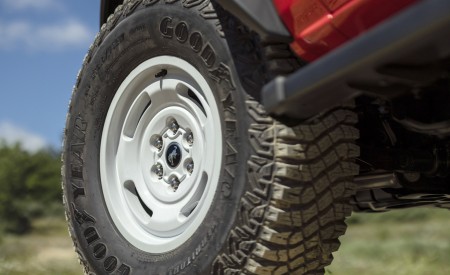 2023 Ford Bronco 2-door Heritage Edition (Color: Race Red) Wheel Wallpapers 450x275 (7)