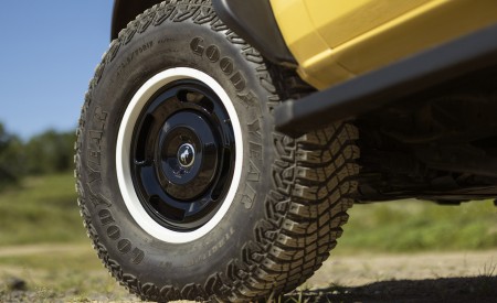 2023 Ford Bronco Heritage Edition (Color: Yellowstone Metallic) Wheel Wallpapers 450x275 (6)