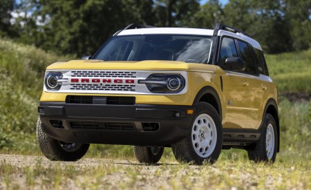 2023 Ford Bronco Sport Heritage Edition Front Three-Quarter Wallpapers 450x275 (9)