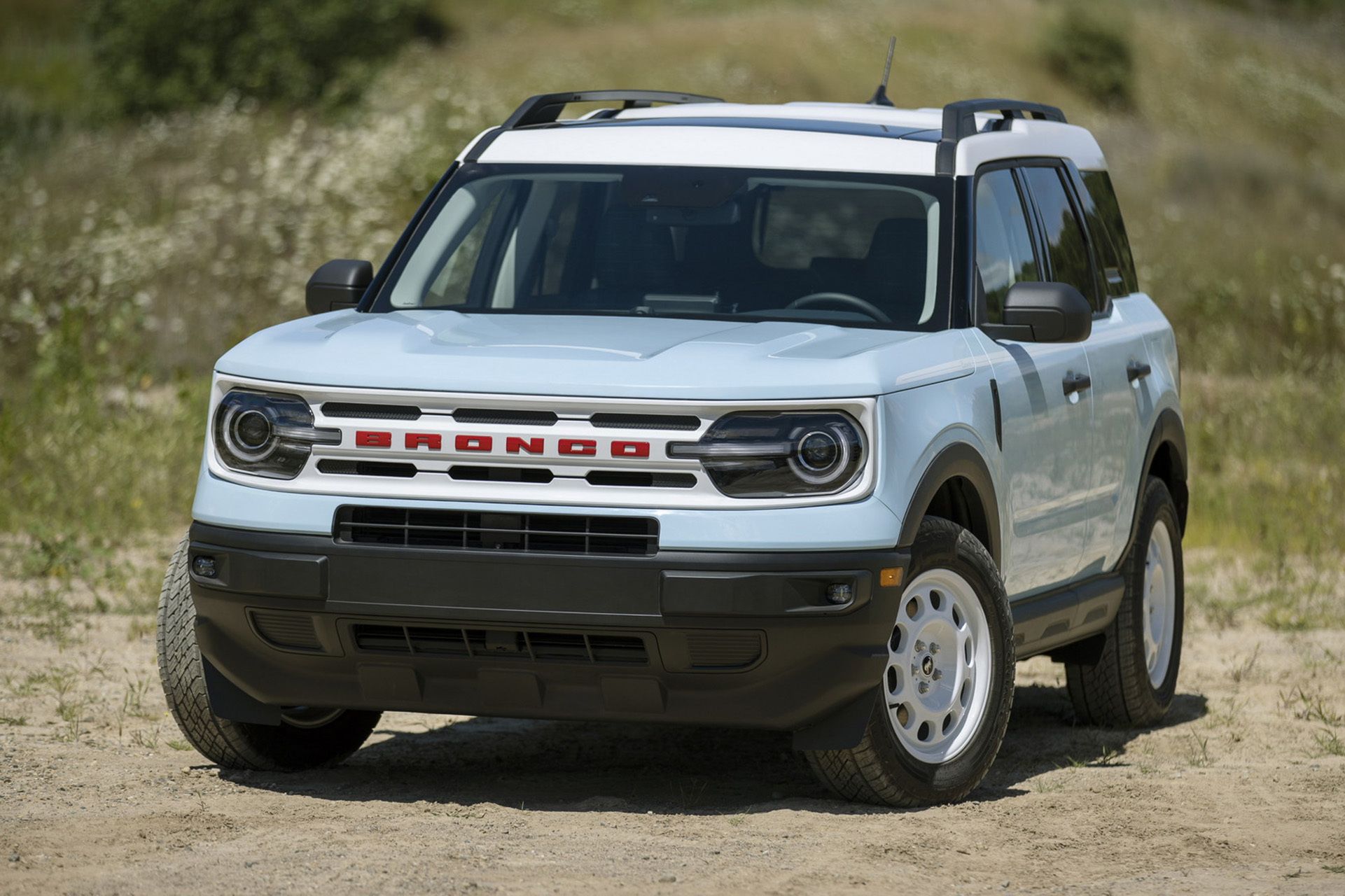 2023 Ford Bronco Sport Heritage Edition (Color: Robin's Egg Blue) Front Wallpapers (2)