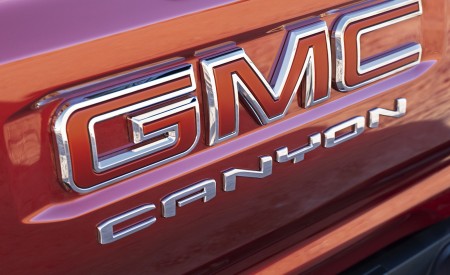 2023 GMC Canyon AT4X Edition 1 Badge Wallpapers 450x275 (17)