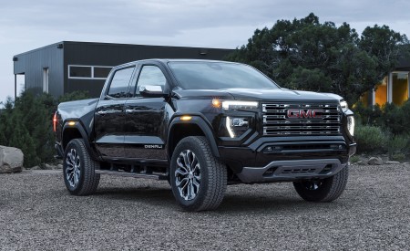 2023 GMC Canyon Denali Front Three-Quarter Wallpapers 450x275 (2)