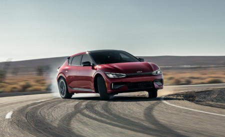 2023 Kia EV6 GT Front Three-Quarter Wallpapers 450x275 (5)
