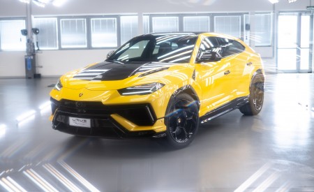 2023 Lamborghini Urus Performante Front Three-Quarter Wallpapers 450x275 (50)
