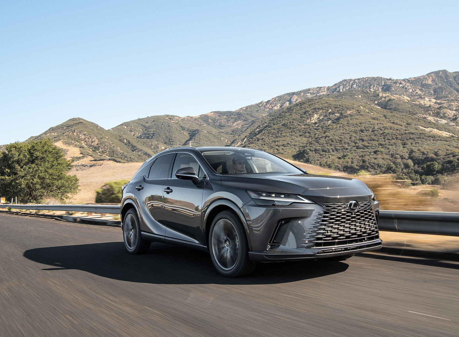2023 Lexus RX 450h+ Luxury PHEV (Color: Sonic Grey) Front Three-Quarter Wallpapers (10)