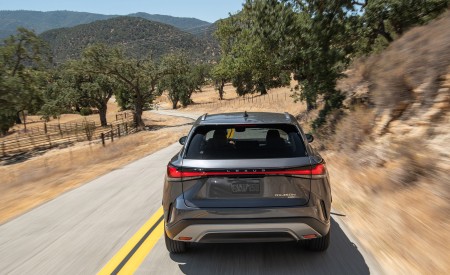2023 Lexus RX 450h+ Luxury PHEV (Color: Sonic Grey) Rear Wallpapers 450x275 (7)