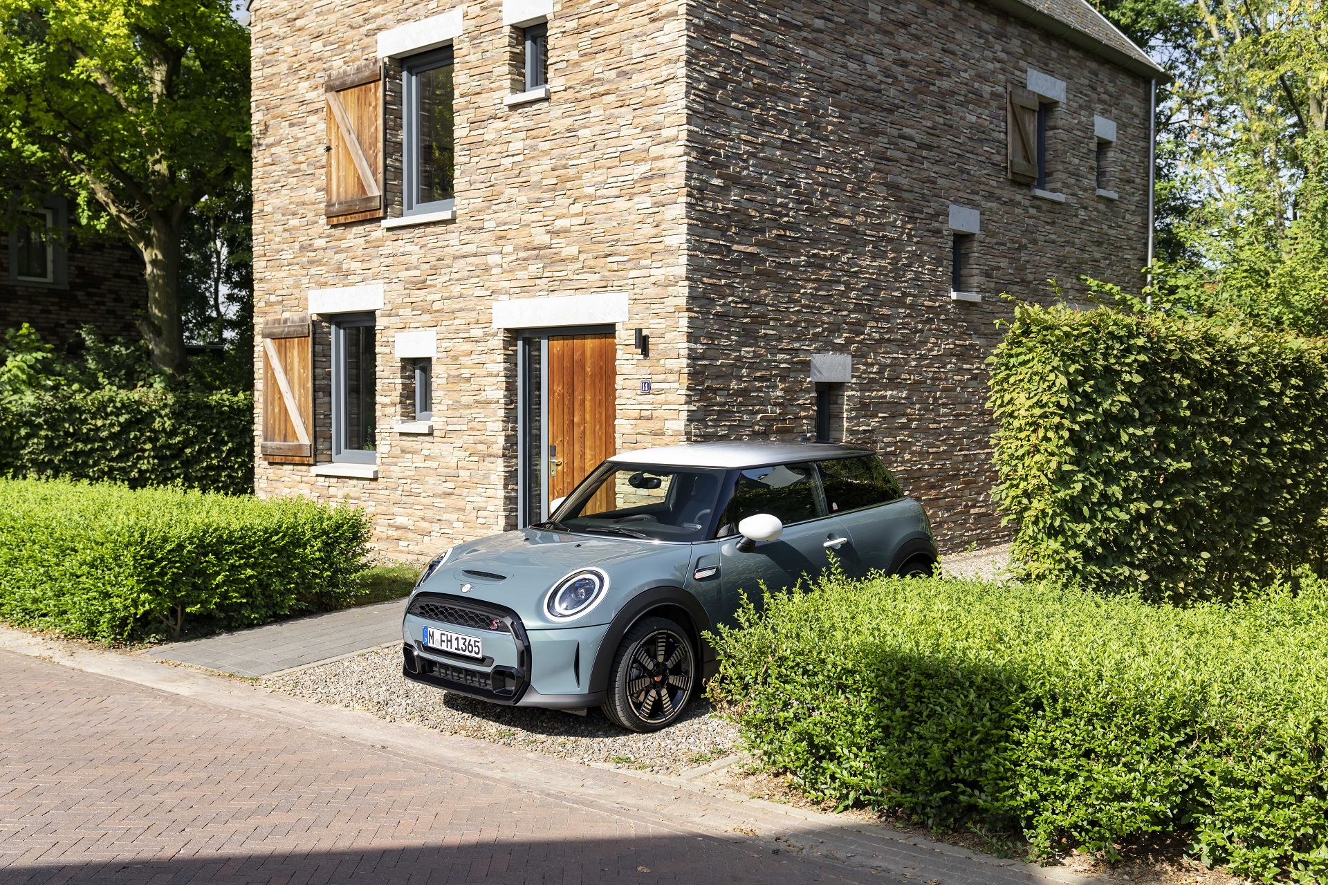 2023 MINI Cooper S 3-door Multitone Edition Front Three-Quarter Wallpapers #11 of 72
