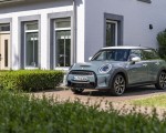 2023 MINI Cooper S 5-door Multitone Edition Front Three-Quarter Wallpapers 150x120 (2)
