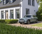 2023 MINI Cooper S 5-door Multitone Edition Front Three-Quarter Wallpapers 150x120 (3)